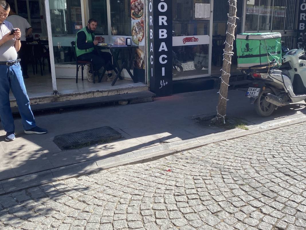 Dikkat, herkesin başına gelebilir! Kaldırımda yürürken kanlar içinde kaldı 5